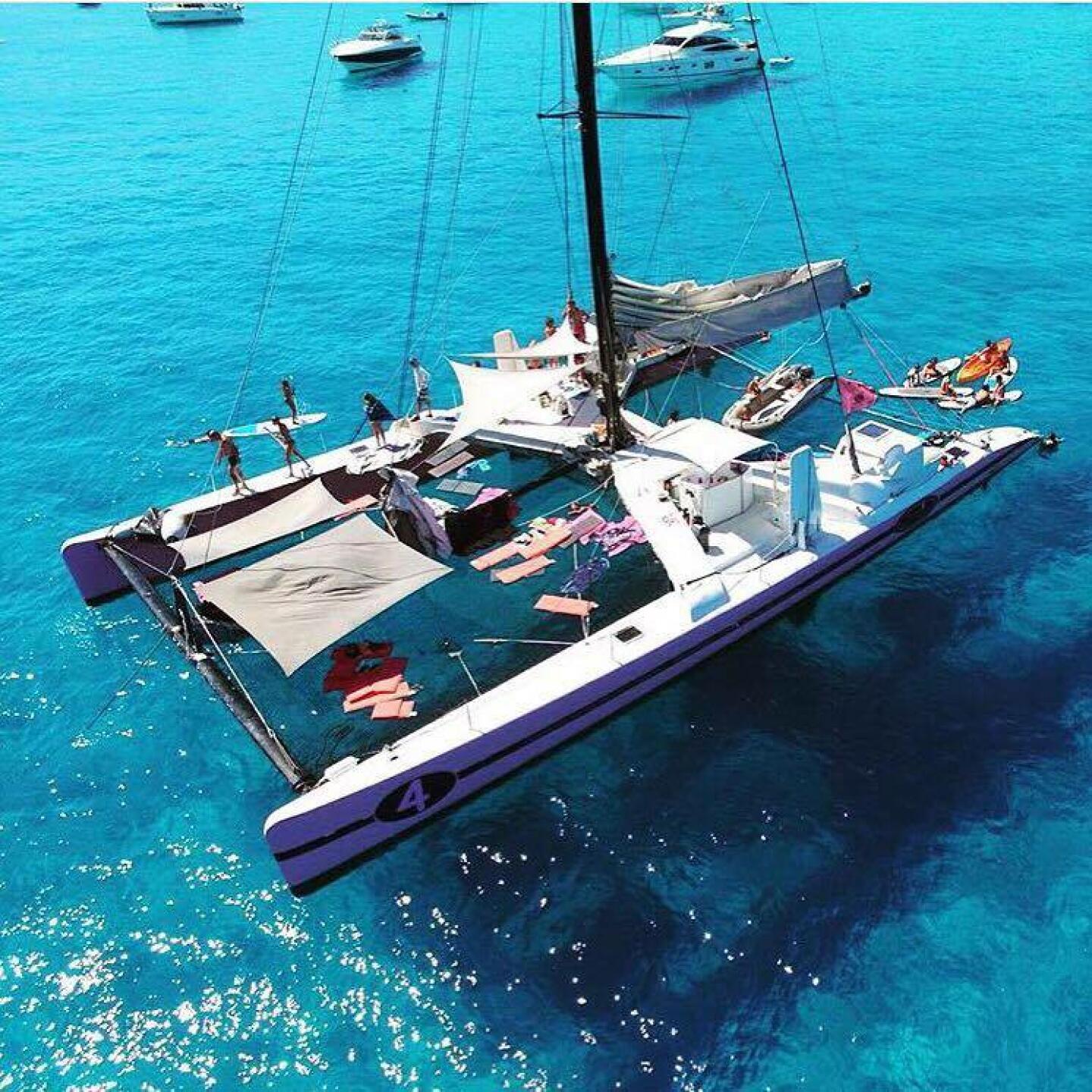 Catamaran Day To Cap Taillat Golfe De Saint Tropez Tourisme